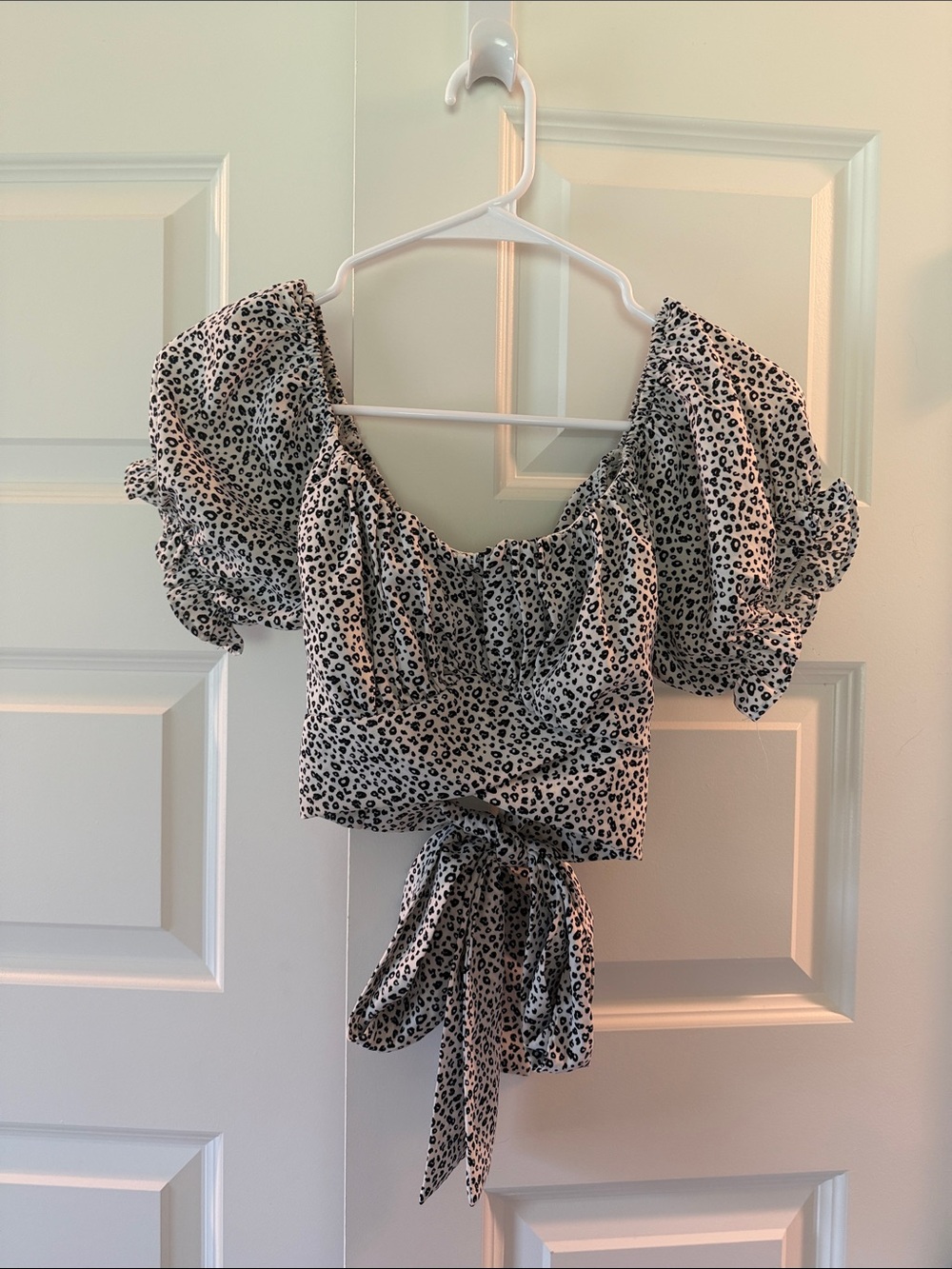 HYFVE Black & White Leopard Print Puff Sleeve Tie-Front Crop Top